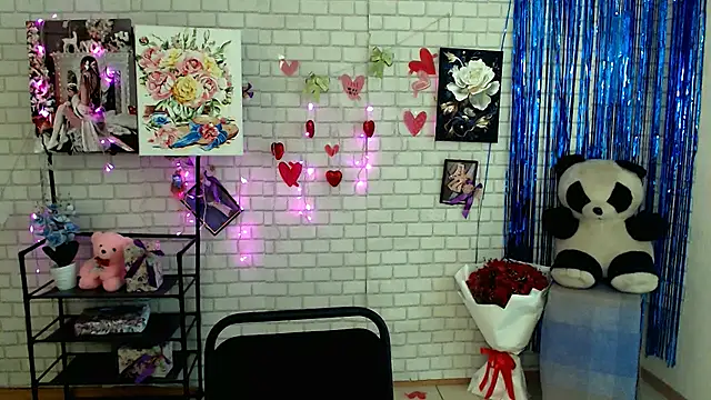 Snapshot of Darina_M_ chatting on 03.12.25 Darina M online show from 03.12.25