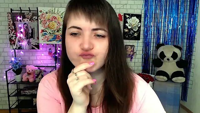 Snapshot of Darina_M_ chatting on 03.13.25 Darina M online show from 03.13.25