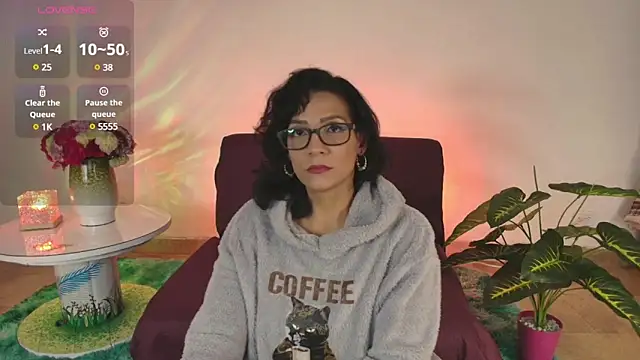 Elliee  online show from 03.03.25