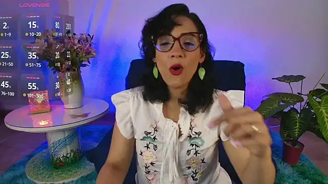 Elliee  online show from 03.12.25