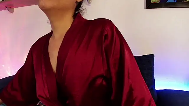 Elliee  online show from 10.06.25