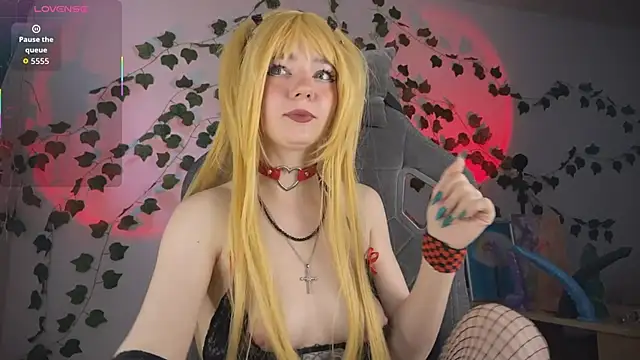 Snapshot of mariel_a_gold chatting on 09.29.25 mariel a gold online show from 09.29.25