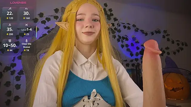 Snapshot of mariel_a_gold chatting on 10.23.25 mariel a gold online show from 10.23.25