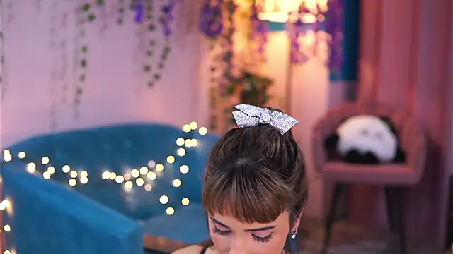 Snapshot of TheAyana chatting on 03.02.25 TheAyana online show from 03.02.25