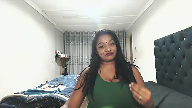 Snapshot of Indianmayaxoxo chatting on 06.06.26 Indianmayaxoxo online show from 06.06.26