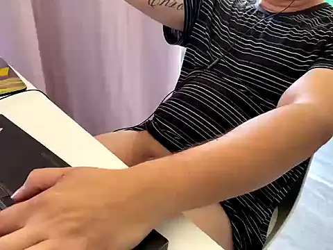 tomazu11 online show from 01.15.26