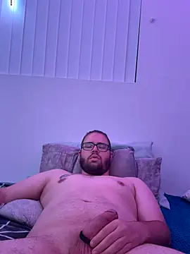 Snapshot of Comfortable_Bite chatting on 11.03.25 Comfortable Bite online show from 11.03.25