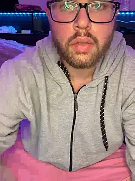 Snapshot of Comfortable_Bite chatting on 11.15.25 Comfortable Bite online show from 11.15.25