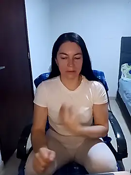 renata hot1 online show from 02.18.25