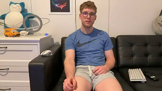 Snapshot of BlueEyedTallGuy94 chatting on 12.25.24 BlueEyedTallGuy94 online show from 12.25.24