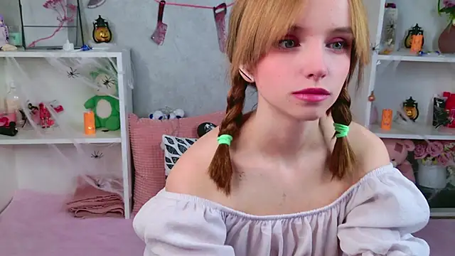 b4by LoL1 online show from 11.03.25