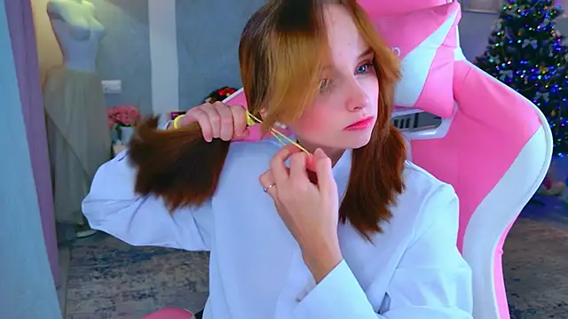 b4by LoL1 online show from 12.22.25