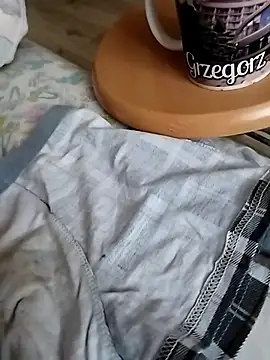 Grig1982 online show from 10.26.25