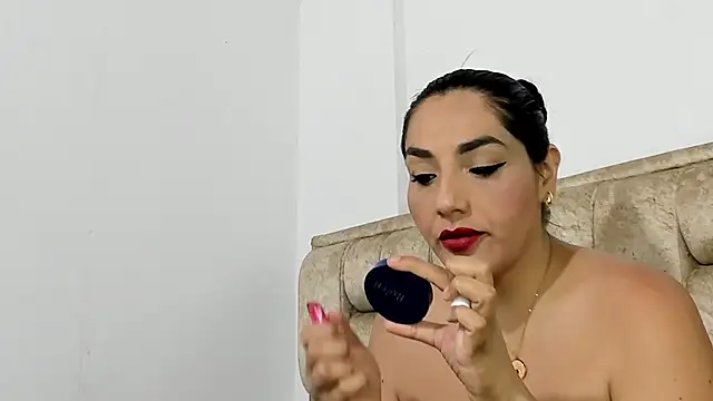 Snapshot of Sophia-Smith2 chatting on 10.14.25 Sophia-Smith2 online show from 10.14.25