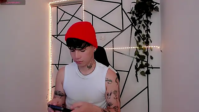 Snapshot of Tayson_Rivers chatting on 05.18.26 Tayson Rivers online show from 05.18.26