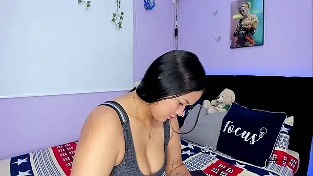 sara mendez2 online show from 12.19.24