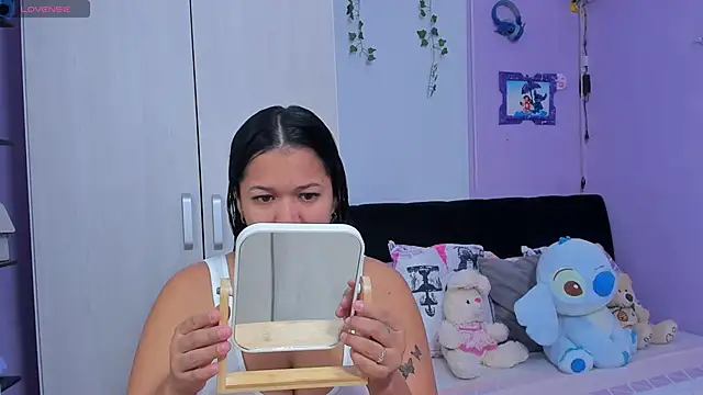 Snapshot of sara_mendez2 chatting on 09.19.25 sara mendez2 online show from 09.19.25