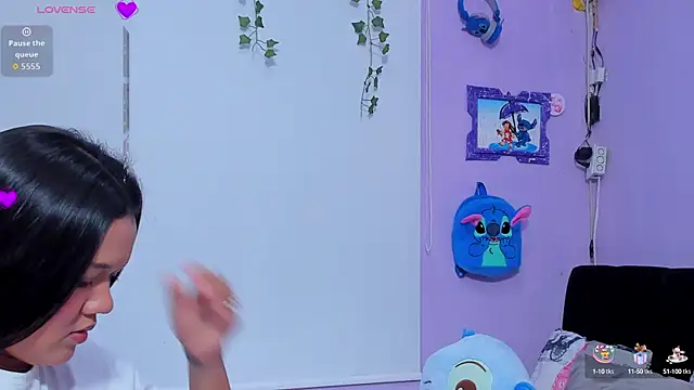 Snapshot of sara_mendez2 chatting on 09.27.25 sara mendez2 online show from 09.27.25