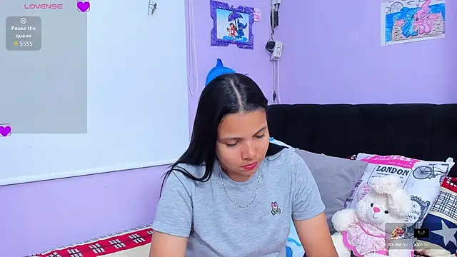 Snapshot of sara_mendez2 chatting on 10.14.25 sara mendez2 online show from 10.14.25