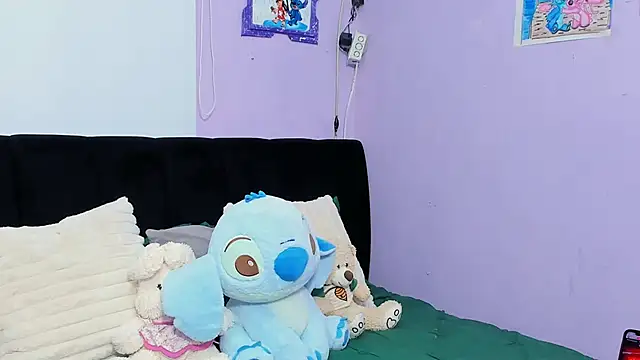 Snapshot of sara_mendez2 chatting on 10.18.25 sara mendez2 online show from 10.18.25