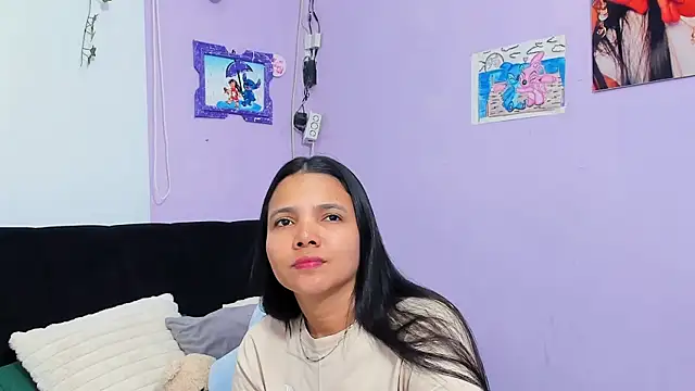 Snapshot of sara_mendez2 chatting on 10.20.25 sara mendez2 online show from 10.20.25