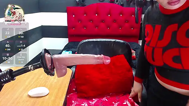 Snapshot of Marian_Ran chatting on 12.21.24 Marian Ran online show from 12.21.24