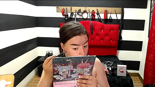 Snapshot of Marian_Ran chatting on 01.31.25 Marian Ran online show from 01.31.25