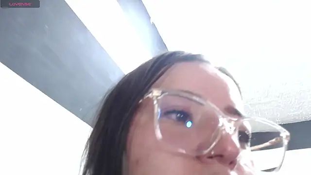 Snapshot of Marian_Ran chatting on 02.11.25 Marian Ran online show from 02.11.25