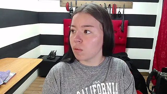 Snapshot of Marian_Ran chatting on 02.12.25 Marian Ran online show from 02.12.25