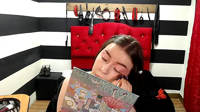 Snapshot of Marian_Ran chatting on 02.17.25 Marian Ran online show from 02.17.25