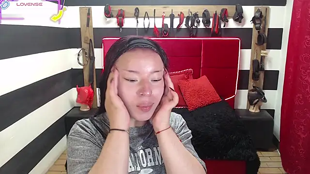 Snapshot of Marian_Ran chatting on 09.17.25 Marian Ran online show from 09.17.25