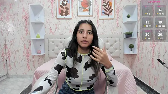 VICTORIA HOUSTON online show from 12.02.24