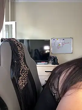 Snapshot of Evelinia chatting on 09.17.25 Evelinia online show from 09.17.25