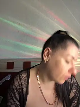 Snapshot of Evelinia chatting on 09.23.25 Evelinia online show from 09.23.25