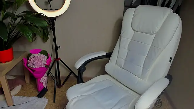 foxy blond online show from 10.06.25