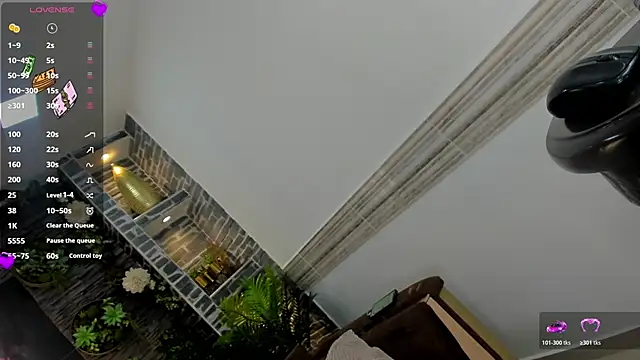 Snapshot of nayshalopestss chatting on 10.26.25 nayshalopestss online show from 10.26.25