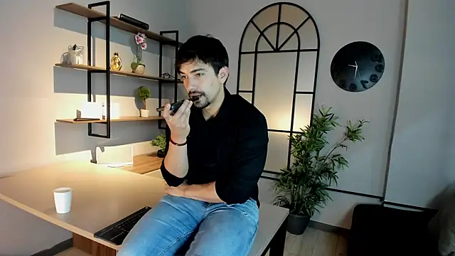 Snapshot of Ian_Daviz chatting on 10.20.25 Ian Daviz online show from 10.20.25