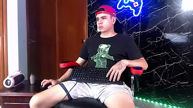 Snapshot of maty_hardx chatting on 12.10.24 maty hardx online show from 12.10.24