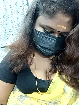 Snapshot of simran21 chatting on 12.18.24 simran21 online show from 12.18.24