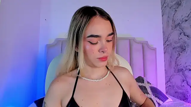 Lucy Vega online show from 01.21.25