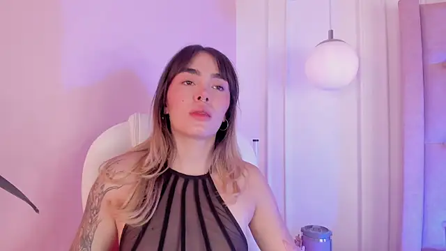 Lucy Vega online show from 11.19.25