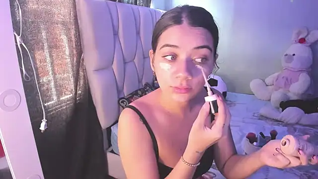 Snapshot of KittyKlum chatting on 10.10.25 KittyKlum online show from 10.10.25