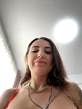 Snapshot of madonnaaaa chatting on 09.21.25 madonnaaaa online show from 09.21.25