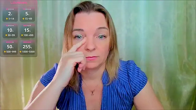 Snapshot of Regina__blue chatting on 02.23.25 Regina  blue online show from 02.23.25