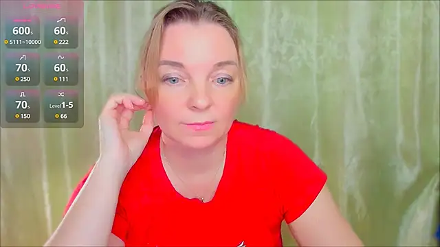Snapshot of Regina__blue chatting on 02.24.25 Regina  blue online show from 02.24.25