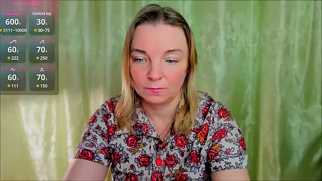Snapshot of Regina__blue chatting on 03.16.25 Regina  blue online show from 03.16.25