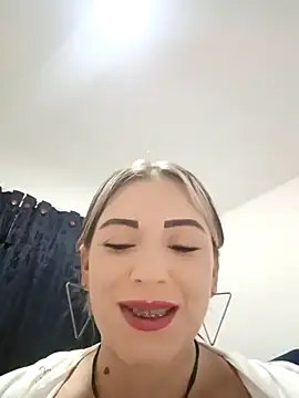 Isabellaa Garcia  online show from 03.02.25