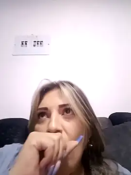 Isabellaa Garcia  online show from 03.05.25
