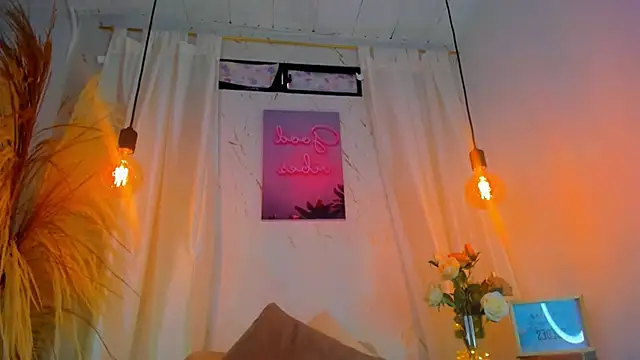 Natasha hartaman online show from 02.02.25