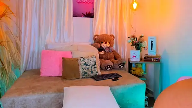 Natasha hartaman online show from 04.29.26